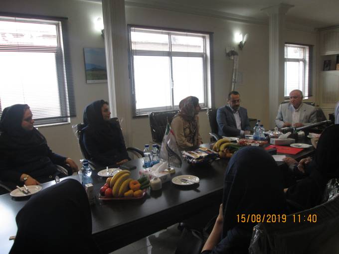 نشست مدیر انجمن کلیوی استان گیلان با سرپرستاران بخشهای دیالیز شهرستان رشت 
